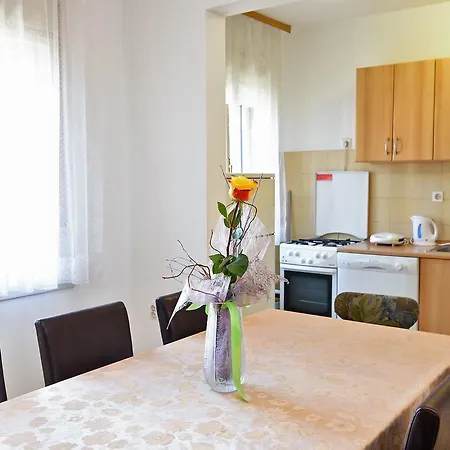 Apartments Josip 74 Pula Exterior photo