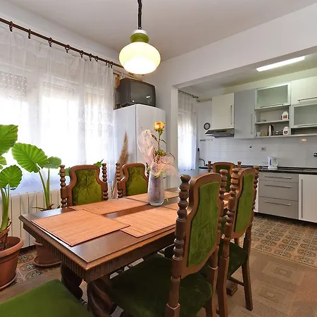 Apartments Josip 74 Pula Exterior photo