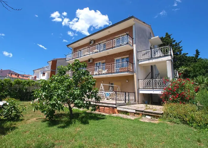 Apartments Josip 74